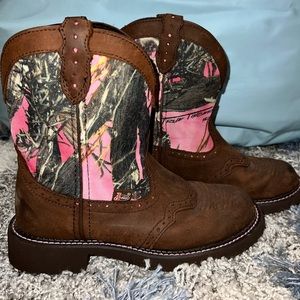 Justin pink camo boots